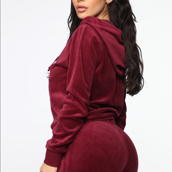 Burgundy sweater - Picture 2 of 3